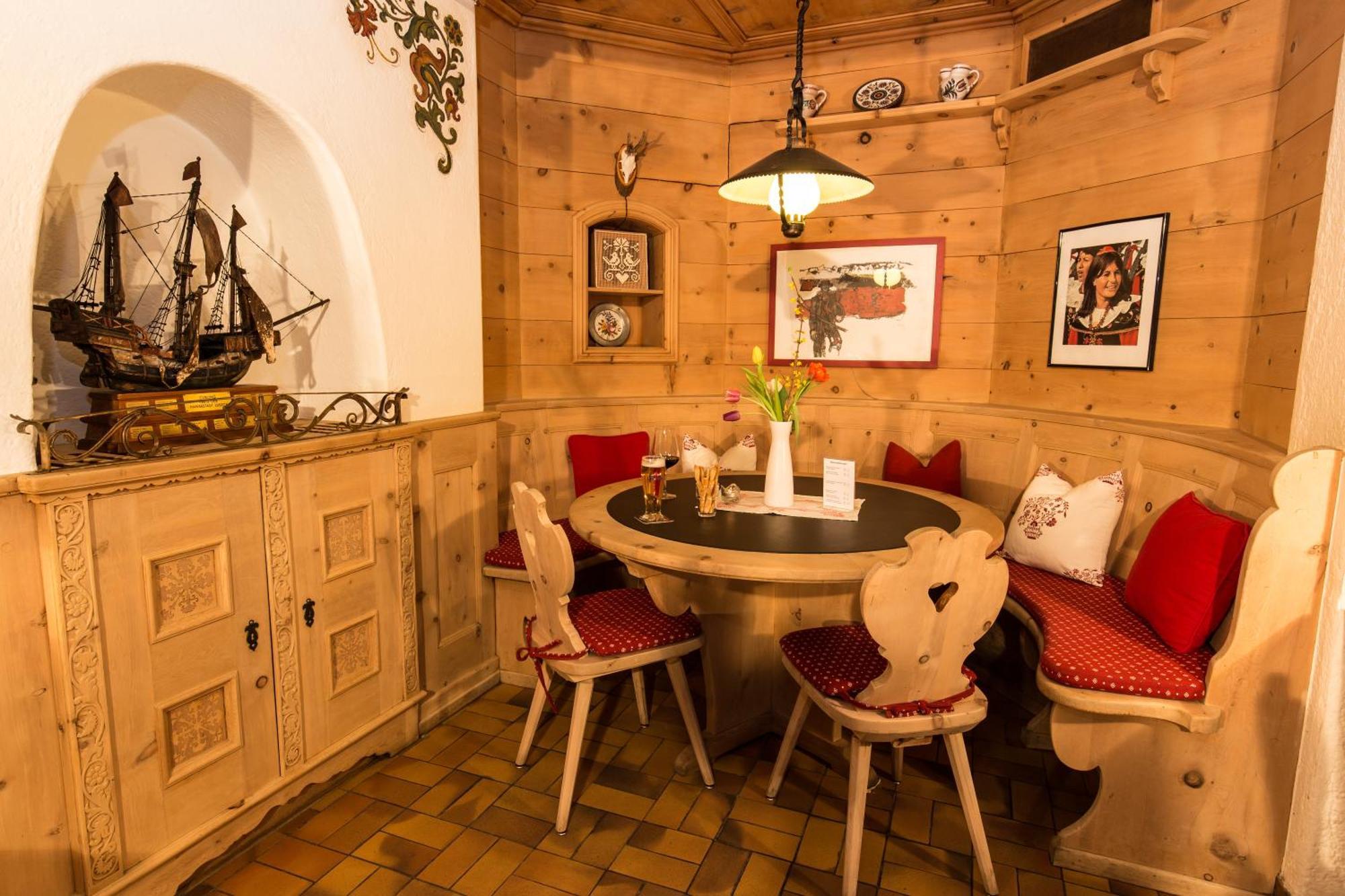 Hotel Restaurant Gabriel ชกูอล ภายนอก รูปภาพ