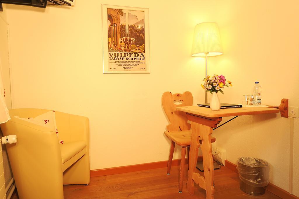Hotel Restaurant Gabriel ชกูอล ภายนอก รูปภาพ