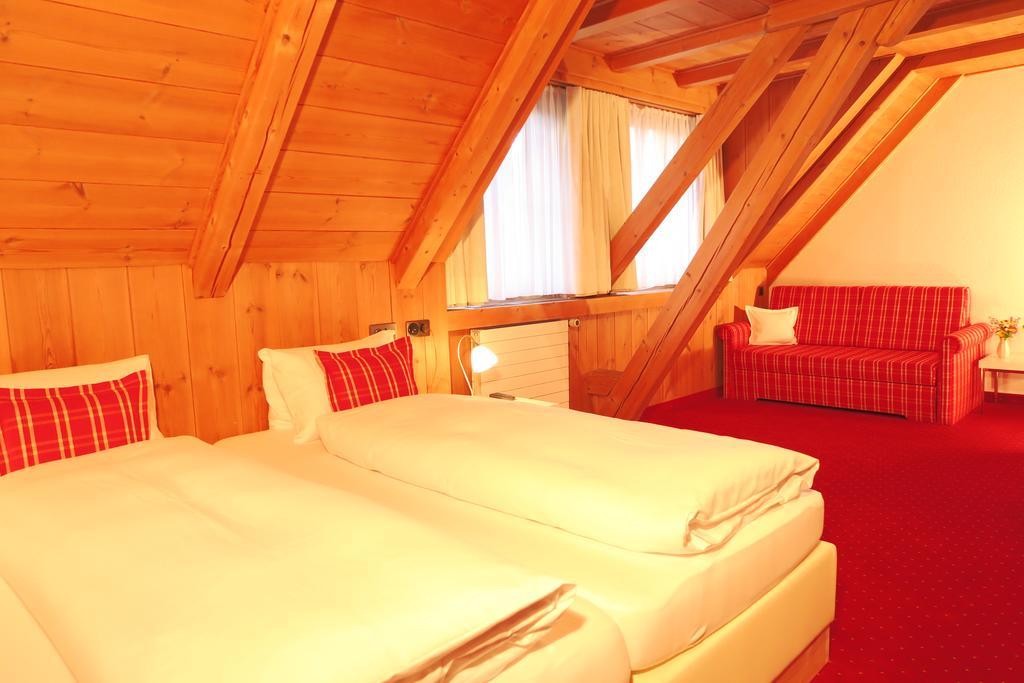 Hotel Restaurant Gabriel ชกูอล ภายนอก รูปภาพ