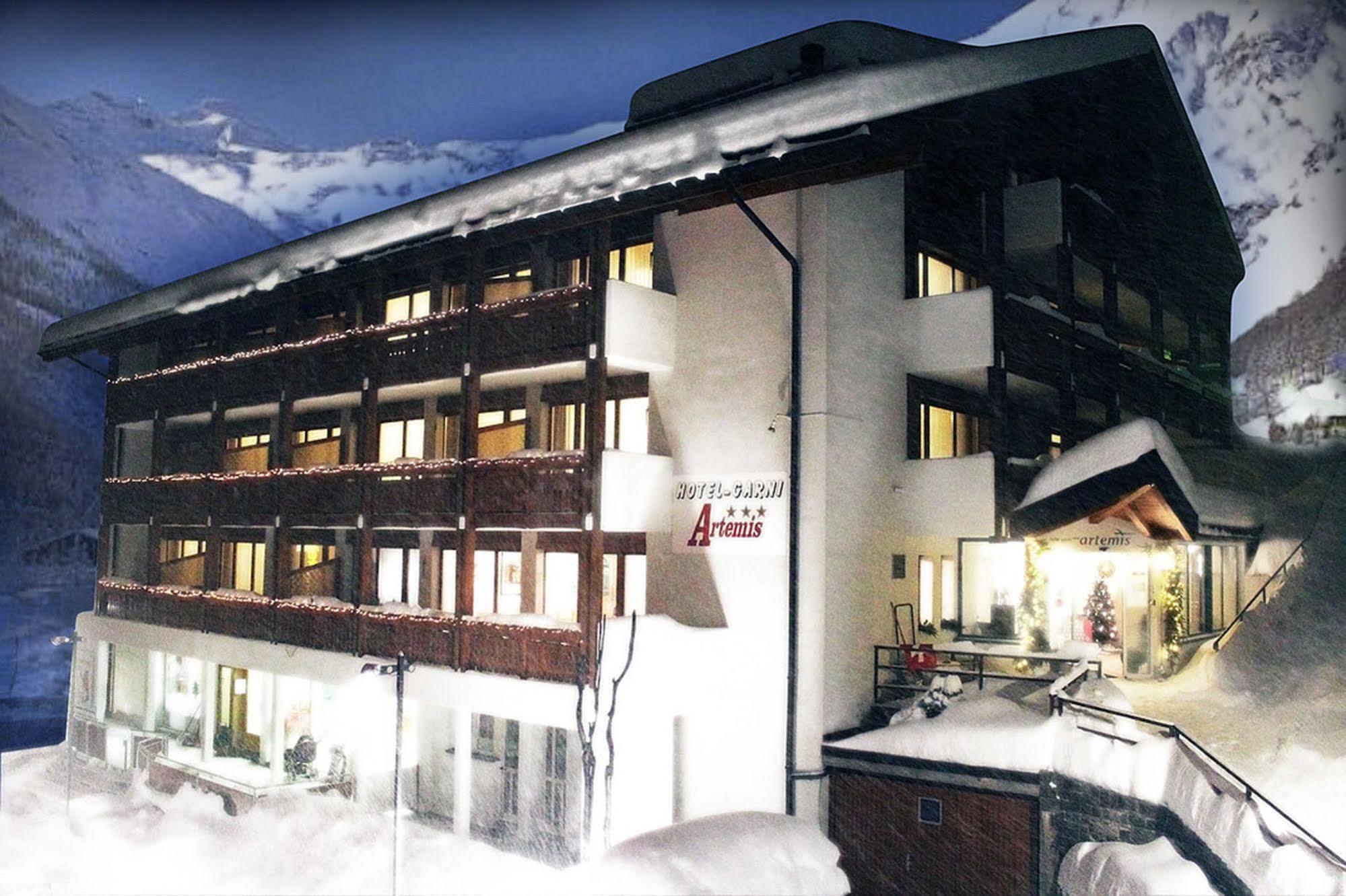 Hotel Restaurant Gabriel ชกูอล ภายนอก รูปภาพ