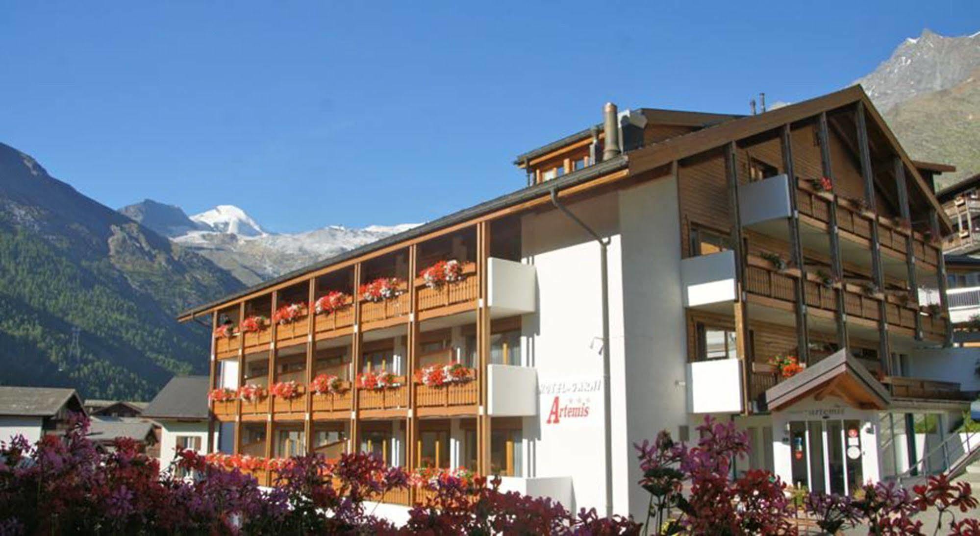 Hotel Restaurant Gabriel ชกูอล ภายนอก รูปภาพ
